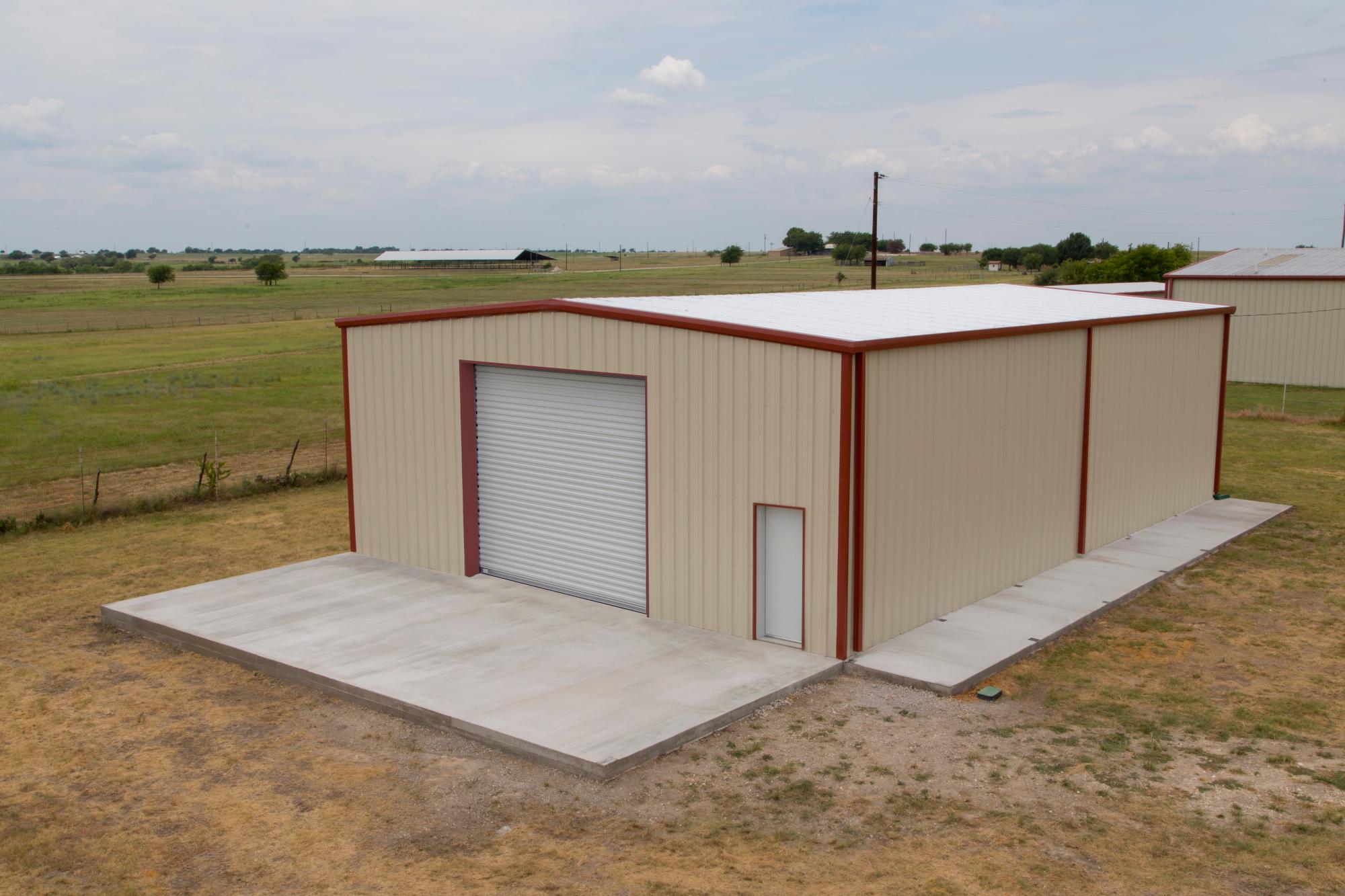 Standard Series Big Barn Xl 40 X 60 X 16 Mueller Inc