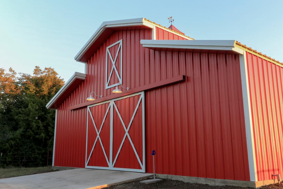 Traditional Barn - Traditional Barn - Mueller, Inc