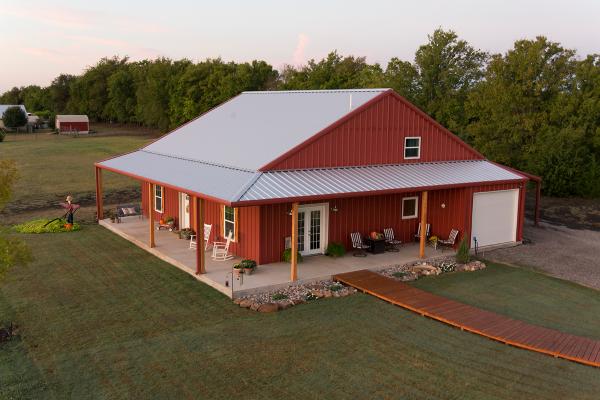 steel barns with living quarters
